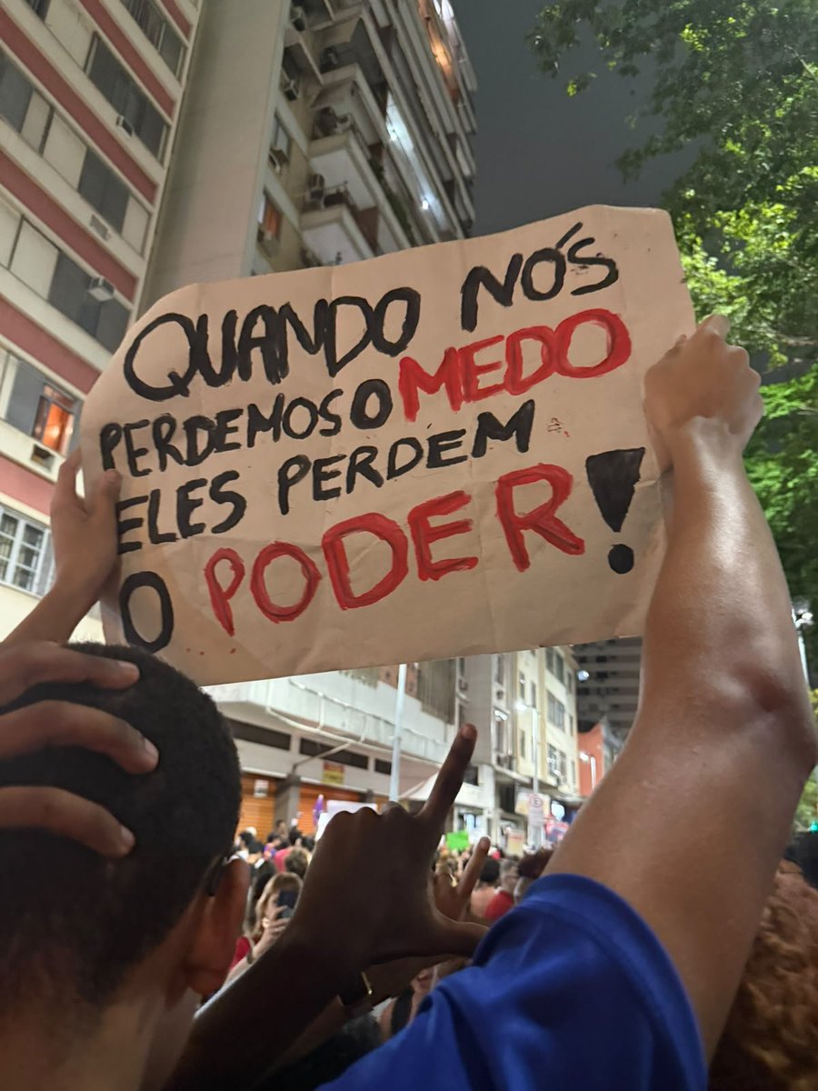 BrendaWay15's tweet photo. Minhocas com Lula sempre 1️⃣3️⃣🚩 #FandomsComLula #STAYScomlula #LeebitPeloMundo https://t.co/SczW1Z0waL