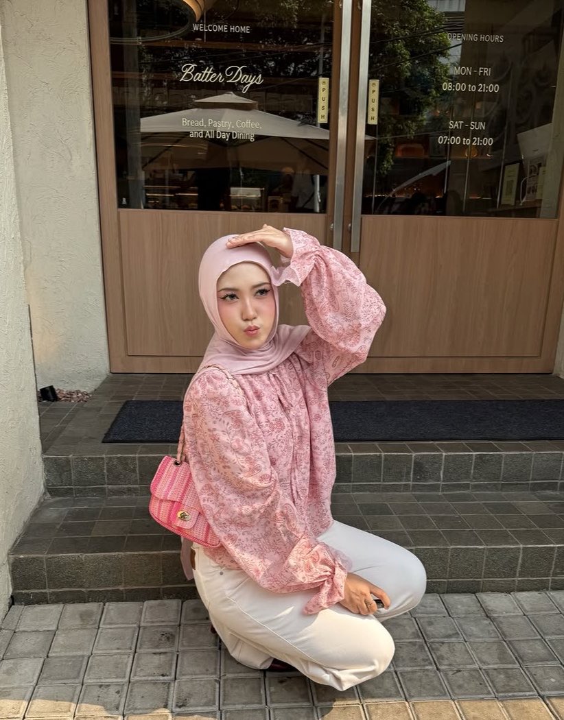 chocomelovess's tweet photo. floral+pink+white = combo outfit yang gapernah gagal gemec nyaa😫🫶🏻 https://t.co/dfTCKcm69M