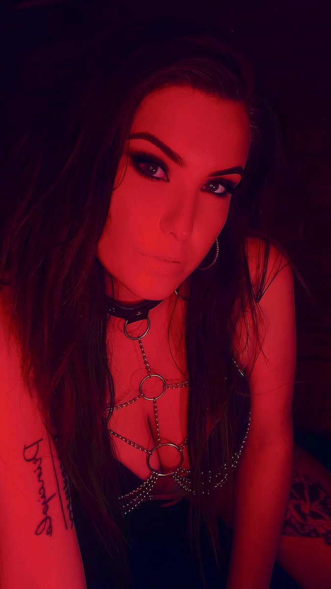 sinfulbarbiexo's tweet photo. Hey baby, You up for a chat? I am dropping PPV in dms tonight 💋 #onlyfans #onlyfanscreator #NSFWContent #NewContent #PPV #spicycontent #linkinbio https://t.co/VvqVAeprd3
