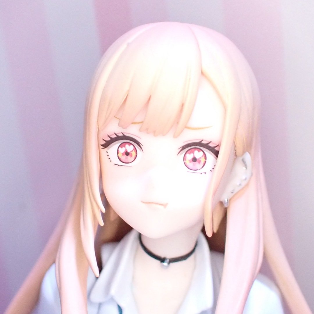 neocider's tweet photo. figma海夢ちゃん
バッグにはちゃんとアレが付けてある
ピースの手は左右で違うんだ
しゅきすぎる顔がしゅきすぎる
#figma 
#その着せ替え人形は恋をする https://t.co/gN6ii1xfsw