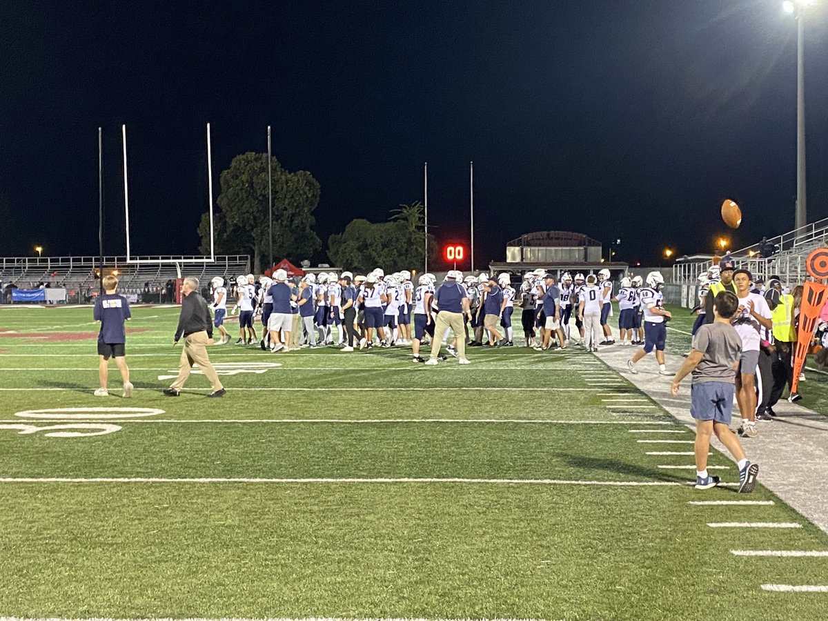 ZachJoachim's tweet photo. FINAL at Hovey Field after an outstanding game @DSFfootball 🤝 @TeeJayHS 

Douglas Freeman 16

Thomas Jefferson 14

@804Varsity @TheRVASportsNet https://t.co/UinJ10IpKk