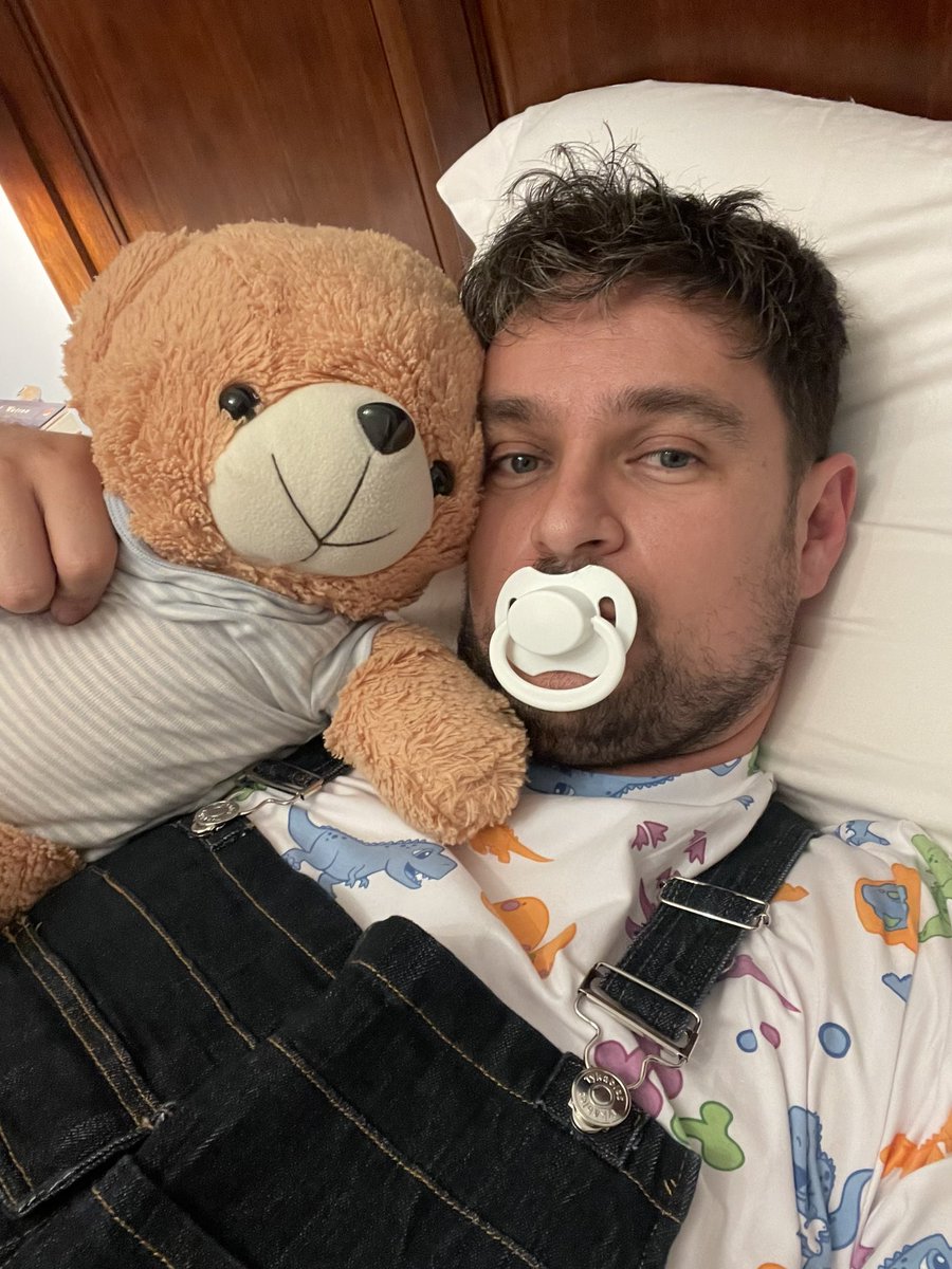 aceventura1990's tweet photo. Let’s follow and welcome this adorable little guy @d3xslave who wanted me to properly introduce him to the world by finally revealing his face for you guys to admire the little padded saint and sinner with his naughty video lol… he’s a real sweetheart. https://t.co/efMErmmeYS