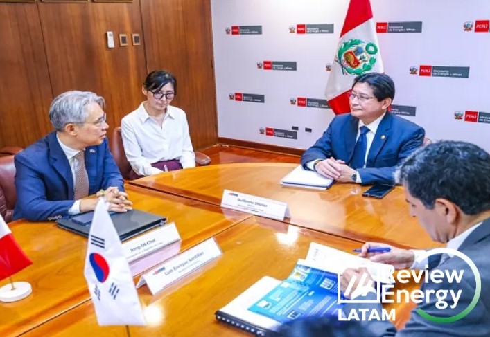 ElectroMothEV_'s tweet photo. ElectroMoth EV | Perú y Corea impulsan un proyecto piloto de movilidad eléctrica con energía solar – Review Energy | https://t.co/PbzV5CpkYP

Foto: Review Energy https://t.co/ycFqMbJVnS