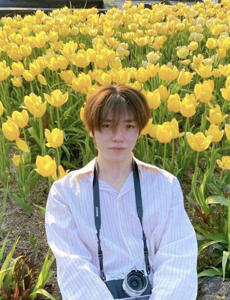 LeeTyong1995's tweet photo. 🍑 : my ideal type? Someone who is Beautiful when they cry. 

hold on ! SOMEONE WHO IS BEAUTIFUL WHEN THEY CRY????? https://t.co/sOt748tnpe