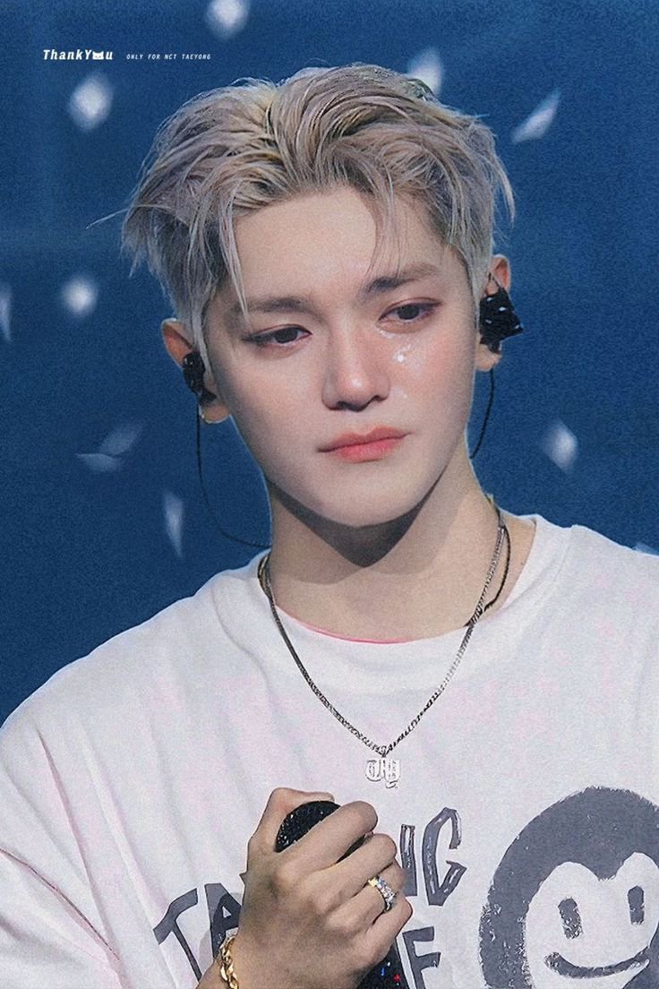 LeeTyong1995's tweet photo. 🍑 : my ideal type? Someone who is Beautiful when they cry. 

hold on ! SOMEONE WHO IS BEAUTIFUL WHEN THEY CRY????? https://t.co/sOt748tnpe