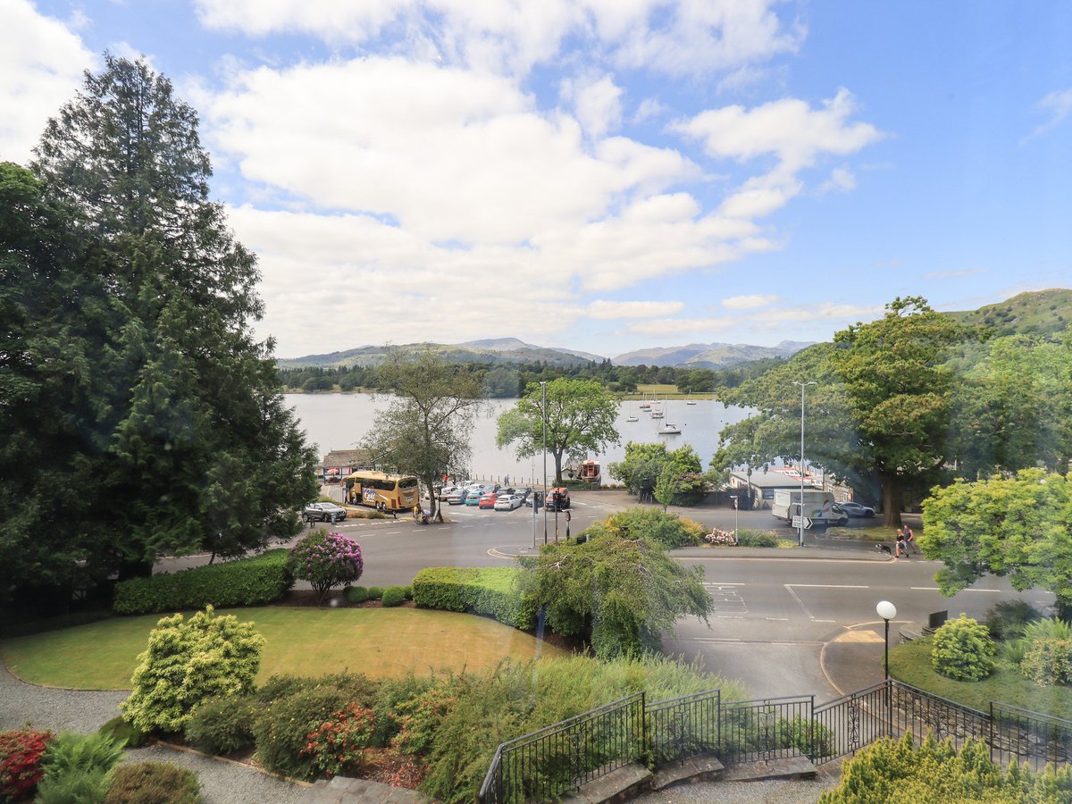 scateringcouk's tweet photo. Pure Grace, a 2-bed retreat in Ambleside sleeping up to 4 people.
📍 Ambleside, Cumbria
https://t.co/6rn81ewPT3
#Ambleside #Cumbria #HolidayCottage #SelfCatering https://t.co/YdIozSJkcC