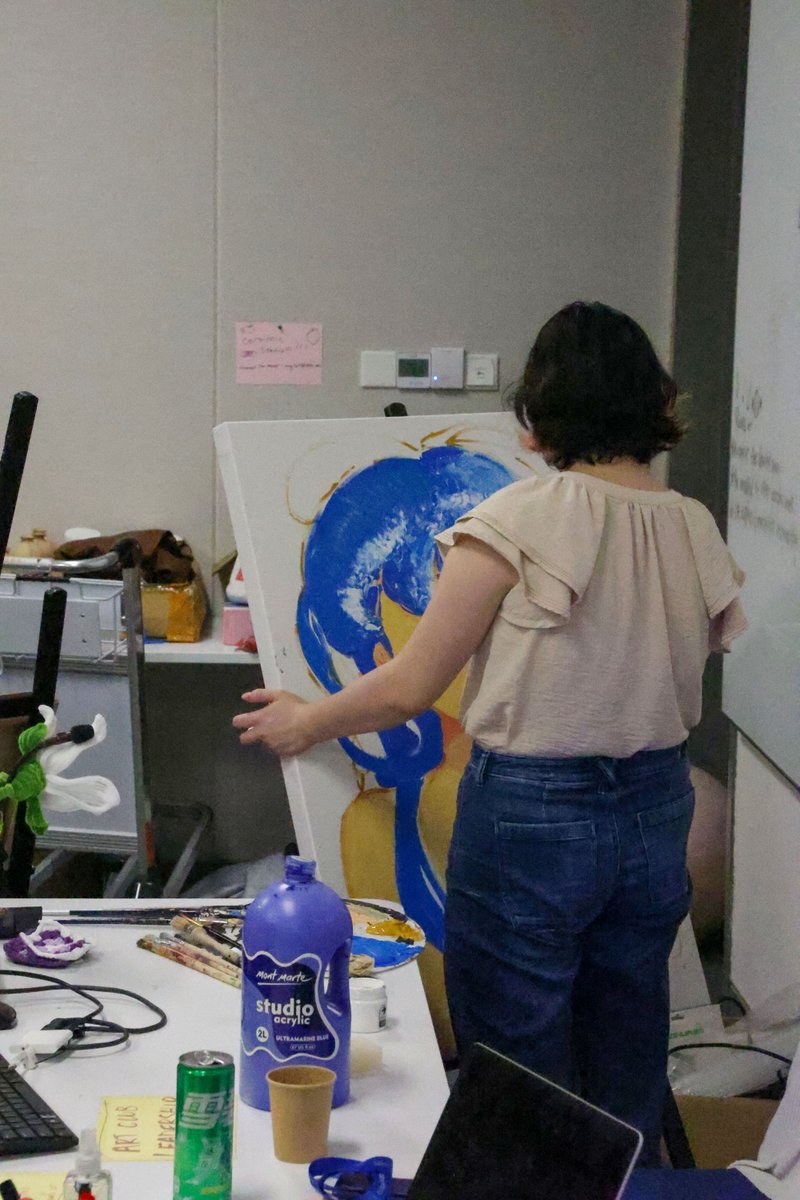 DukeKunshan's tweet photo. A room full of blank canvases didn’t stay blank for long. 🎨
Make something of your own at DKU. ✨
#DukeKunshanUniversity #DKUArts #StudentLife #CreativeCampus #CampusLife https://t.co/JEiqV4Segk