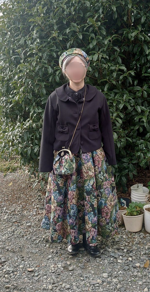 haikara2kimono's tweet photo. 誰の参考にもならないであろう
49歳が着る
しまロリコーデ
なんだかんだ買うの辞められないしまロリの魅力…😂
可愛い服が着たい… https://t.co/pAL5Ta2NIP