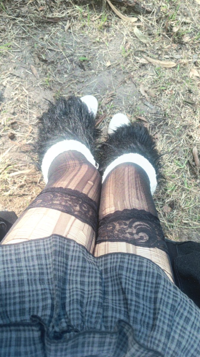 kiriri2005's tweet photo. ⏔⏔⏔ ꒰ ᧔ෆ᧓ ꒱ ⏔⏔⏔
Hoy salí a un bosque se sentirme un gnomo, lo único malo fue llegar a la casa y tragar como la obses que soy... ⠀ ⠀ ⠀ ⠀♱ ⠀
━╋愛ִֶָ🪽་༘ #alt https://t.co/4TbXVWVxfK