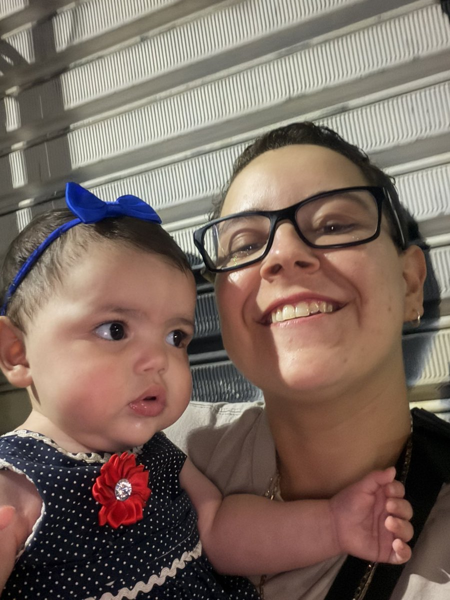 brunela777's tweet photo. Te amo xexinha 💚💜 https://t.co/M3nClkv9N0