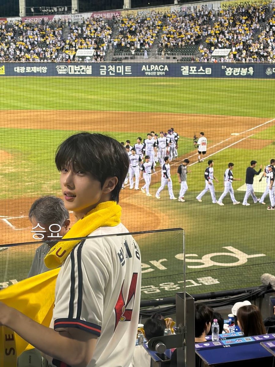 pjisunrg's tweet photo. Gosh, I think I’ve fallen in love with baseball; one pitch was all it took to get me hooked! https://t.co/VWqapI8FxX
