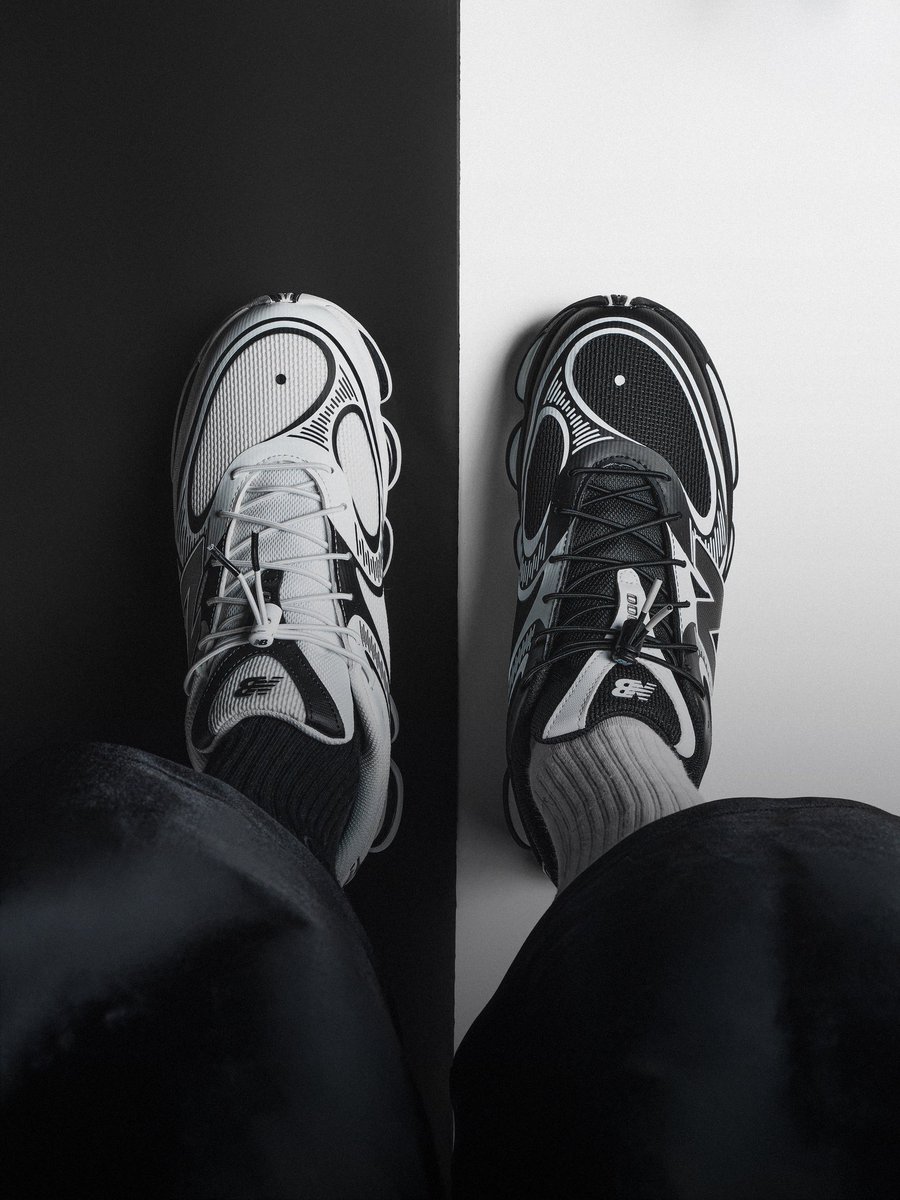 ad__sneaks's tweet photo. Atmos has a Yin Yang Pack of New Balance 2000s coming. https://t.co/3UANsrl3Ws