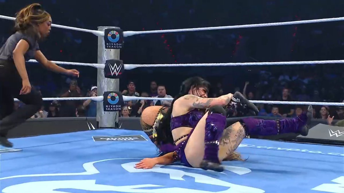 ShonLee9981's tweet photo. WINNERS: Alexa Bliss and Tatum Paxley are NEW Tag Team Champions after defeating Fatal Influence. #Smackdown https://t.co/w9Xh5MMrbu