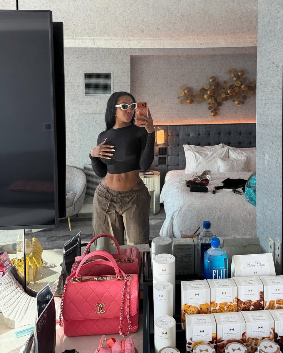 prettyRakiah's tweet photo. #trans 
Can you give a trans woman a chance ❤️❤️ https://t.co/N5mQE7Fk2e