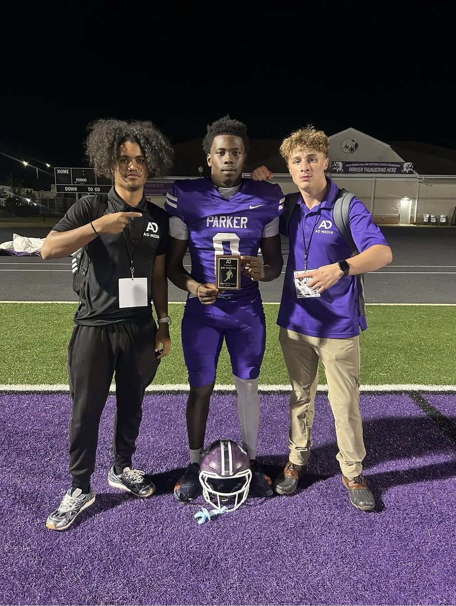 NedariusDavis's tweet photo. Thank you @ADMEDIA__ for the AD Media POTG award! I really appreciate the recognition! Forever grateful! 🦬👏🏾@HallTechSports1 @BamaPrepsFB @AHParkerFootba1 @sports33210345 @AlabamaHSFB @AlabamaHSFB @espn @moxey_media @DownSouthFb1 @RivalsHS @adidasfootball https://t.co/pczLneTjNw
