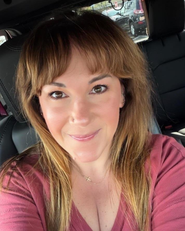 anabia1278's tweet photo. When I say I live alone, I mean completely. No one texts. No one checks in. So if you’re reading this, say something. Please. https://t.co/tWG6QBvhjP