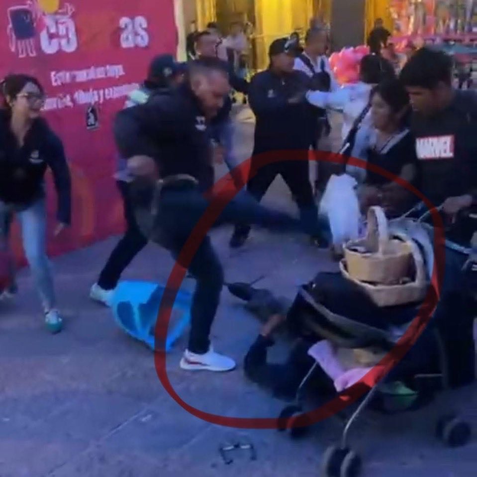 AblopezVas's tweet photo. @PedroPabloTR Y aquí no los van a Golpiaaars ?? https://t.co/l6GEcMA9QF