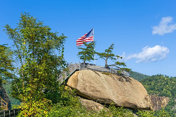 SteveRich_Photo's tweet photo. 492 stairs, a mountain summit, and the American flag flying high above Chimney Rock. 🇺🇸 I returned to this special place after the hurricane changed the region. Some climbs are about more than reaching the top. #ChimneyRock #NorthCarolina #AmericanFlag

https://t.co/5XCM4B66oX https://t.co/DIzxPR6xtx