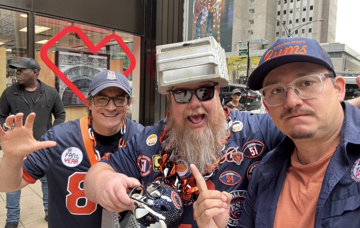 PeterFonseca's tweet photo. Thanks to @fox32news for having me on this morning to talk about the legendary Coach Mike Ditka &amp; Sundays #DaBears vs Packers game. 

Watch Here 🐻⬇️ 
https://t.co/lGagcU1Ohy https://t.co/IDceqhQAq0
