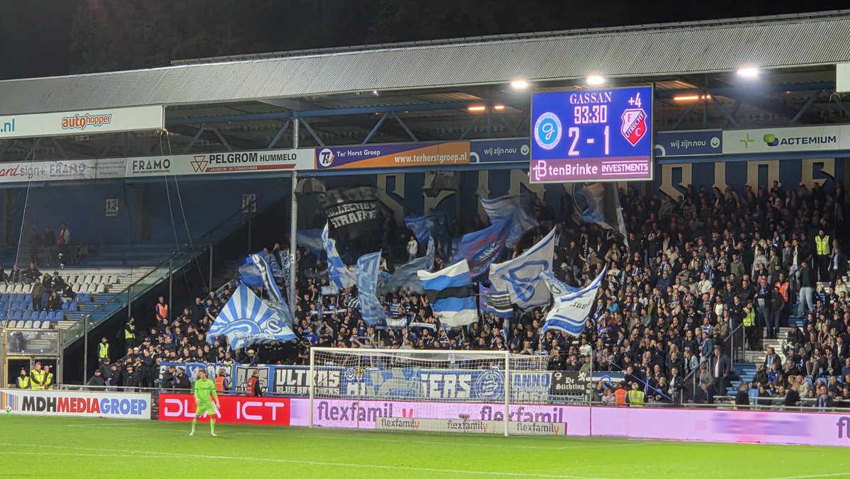 niek92jansen's tweet photo. β½ De Graafschap π Jong FC Utrecht
π
09-10-2026
βοΈ 2-1
π Keuken Kampioen Divisie
π· 10.619 toeschouwers
π De Vijverberg, Doetinchem π³π±
De Graafschap komt slechte 1e helft te boven en boekt urgente zege β½
#DeGraafschap #FCUtrecht #GRAutr #Doetinchem #Utrecht #groundhopping https://t.co/fn2wCi1wN2