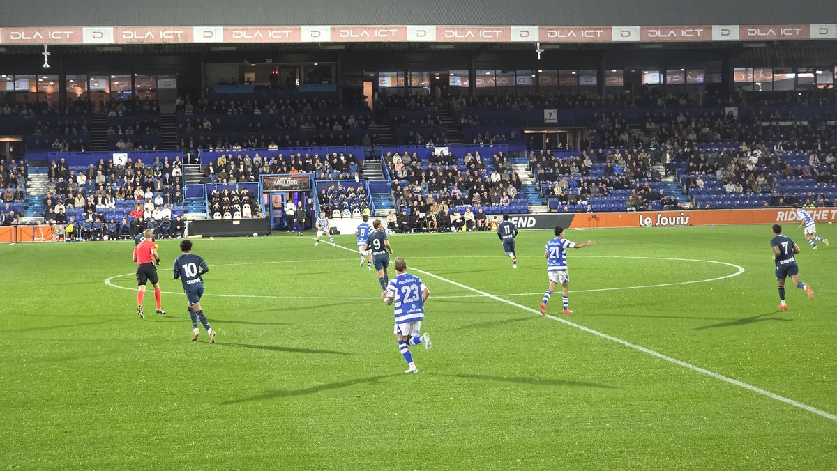 niek92jansen's tweet photo. β½ De Graafschap π Jong FC Utrecht
π
09-10-2026
βοΈ 2-1
π Keuken Kampioen Divisie
π· 10.619 toeschouwers
π De Vijverberg, Doetinchem π³π±
De Graafschap komt slechte 1e helft te boven en boekt urgente zege β½
#DeGraafschap #FCUtrecht #GRAutr #Doetinchem #Utrecht #groundhopping https://t.co/fn2wCi1wN2