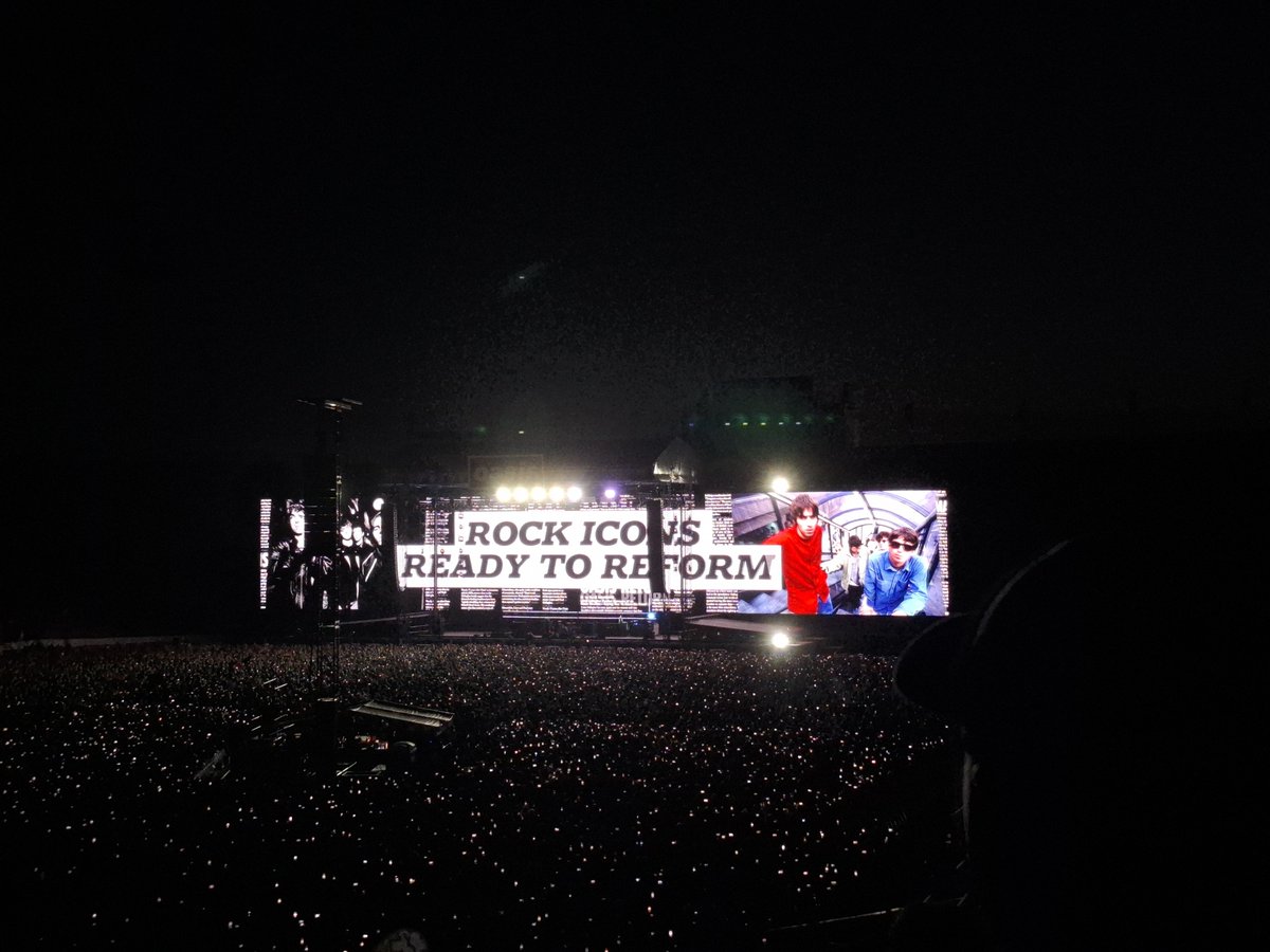 arctickawa's tweet photo. hermano ojalá les llegue esto a las armys que van a galería, gente yo fui a ver a oasis en el mismo sector (con escenario genérico y no 360°) y la pase la raja además de ver super bien las pantallas (adjunto pruebas sin zoom) https://t.co/GTemJghOyp