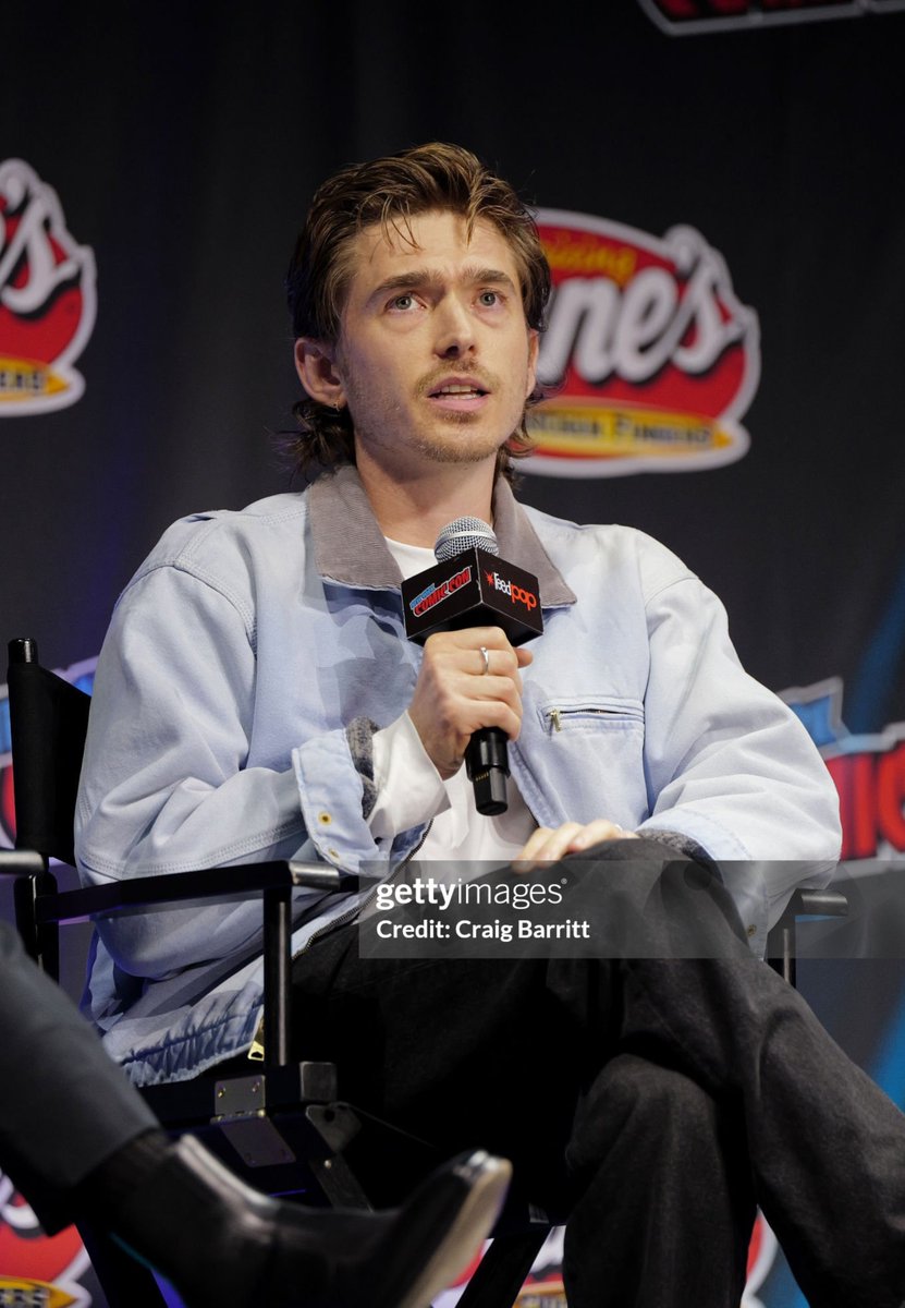 sarahkyle7's tweet photo. Austin Abrams At The New York Comic Con. 
#Whalefall https://t.co/bhlcFmYW7s