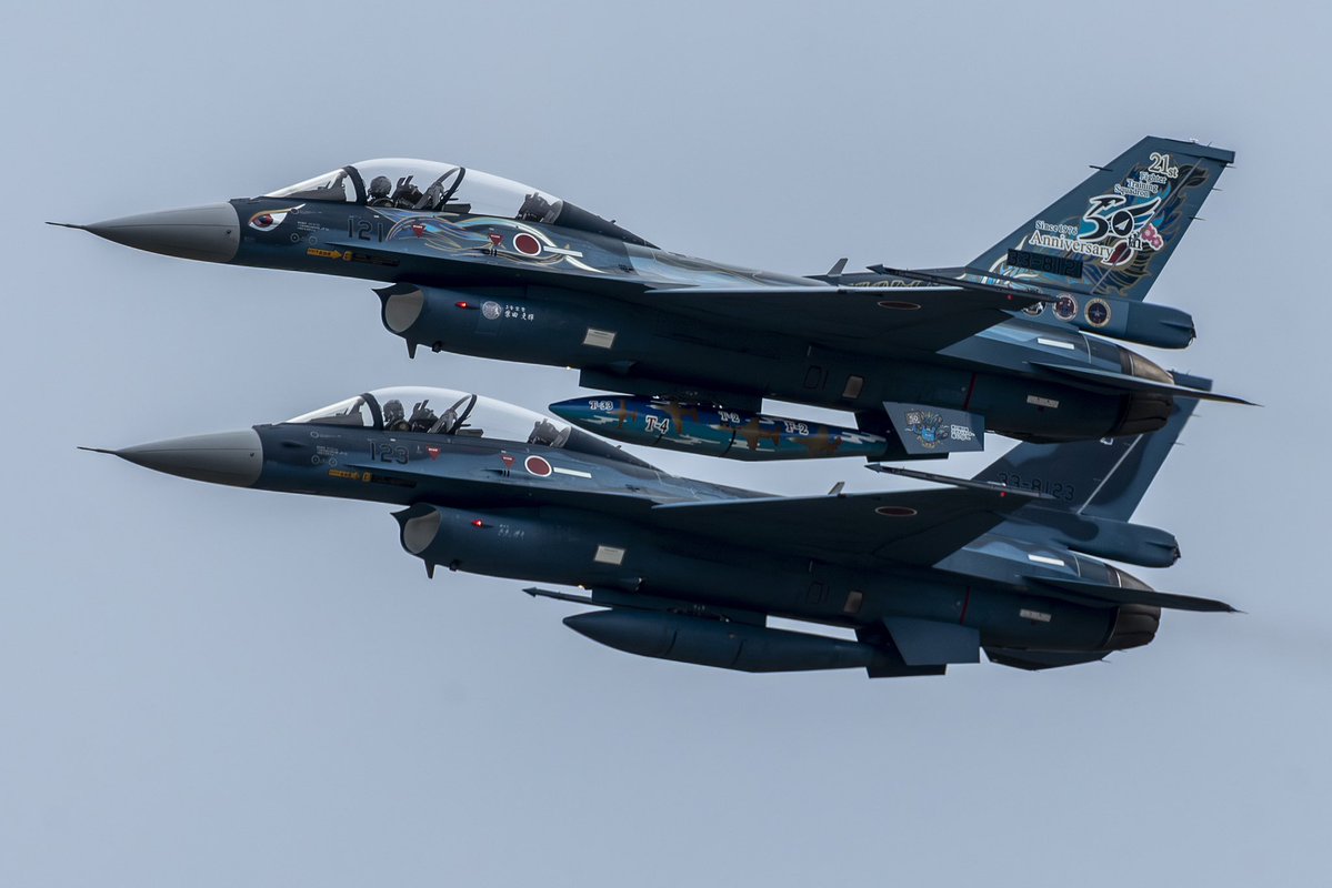 BondsSam's tweet photo. 2026.10.4 松島基地航空祭
ショーのトリは21SQのF-2Bによる訓練飛行と言う名の、対地模擬射爆撃AGGでした。どの方向から攻撃して来るかわからず、そのド迫力に会場内は盛り上がっておりました。松島でもAGGは度肝を抜かれました。
#松島基地 #松島基地航空祭
#21SQ #F2 #訓練飛行
#対地模擬射爆撃 #AGG https://t.co/6jAK3ZCzPT