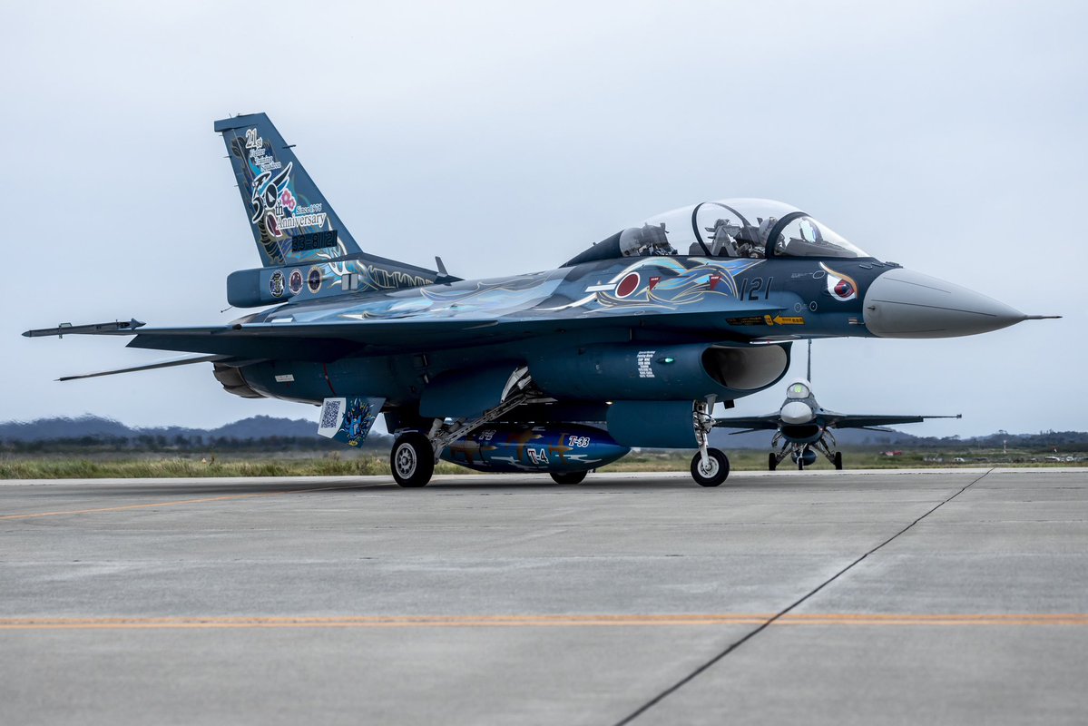 BondsSam's tweet photo. 2026.10.4 松島基地航空祭
ショーのトリは21SQのF-2Bによる訓練飛行と言う名の、対地模擬射爆撃AGGでした。どの方向から攻撃して来るかわからず、そのド迫力に会場内は盛り上がっておりました。松島でもAGGは度肝を抜かれました。
#松島基地 #松島基地航空祭
#21SQ #F2 #訓練飛行
#対地模擬射爆撃 #AGG https://t.co/6jAK3ZCzPT