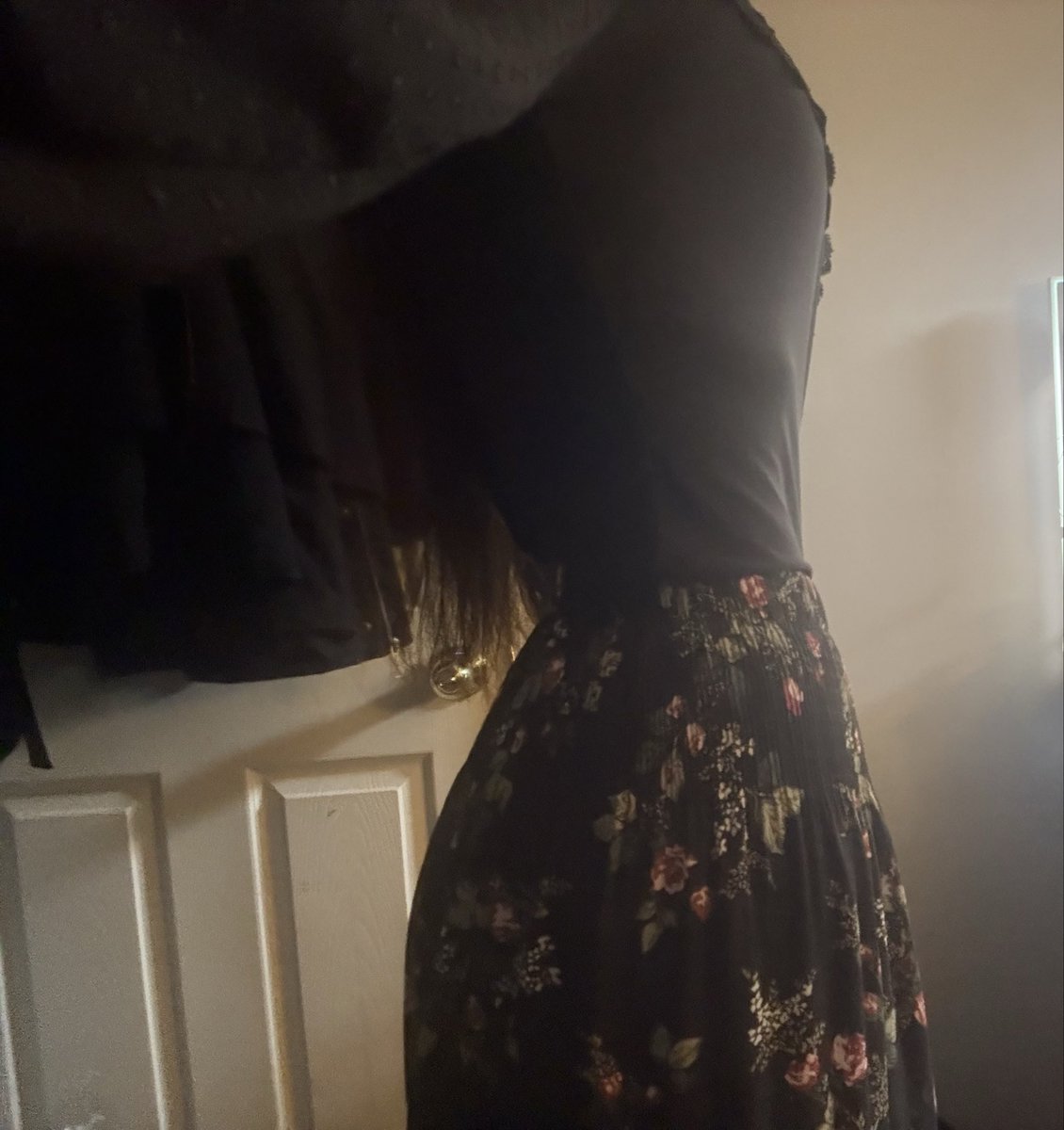 Crow24178114137's tweet photo. Fasted for 4 days in preparation for an anniversary dinner. My ribs being slightly visible through the shirt was so worth it I feel so pretty ♥️🪽 https://t.co/lvssNWq9XW