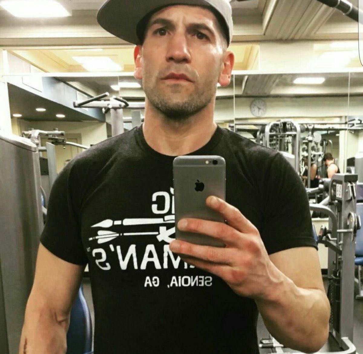 frankiscastle's tweet photo. biblically accurate dad’s best friend!frank castle from the tiktok povs #tome https://t.co/ls1yIiuuHz