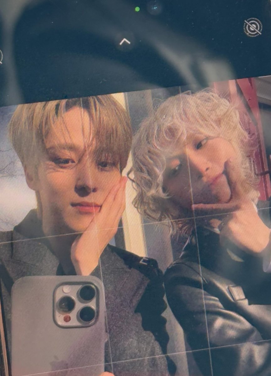 HwaHalaziaa's tweet photo. Thinking about YunHwa's cute date in Amsterdam 🌷 https://t.co/L2ELST2cfr