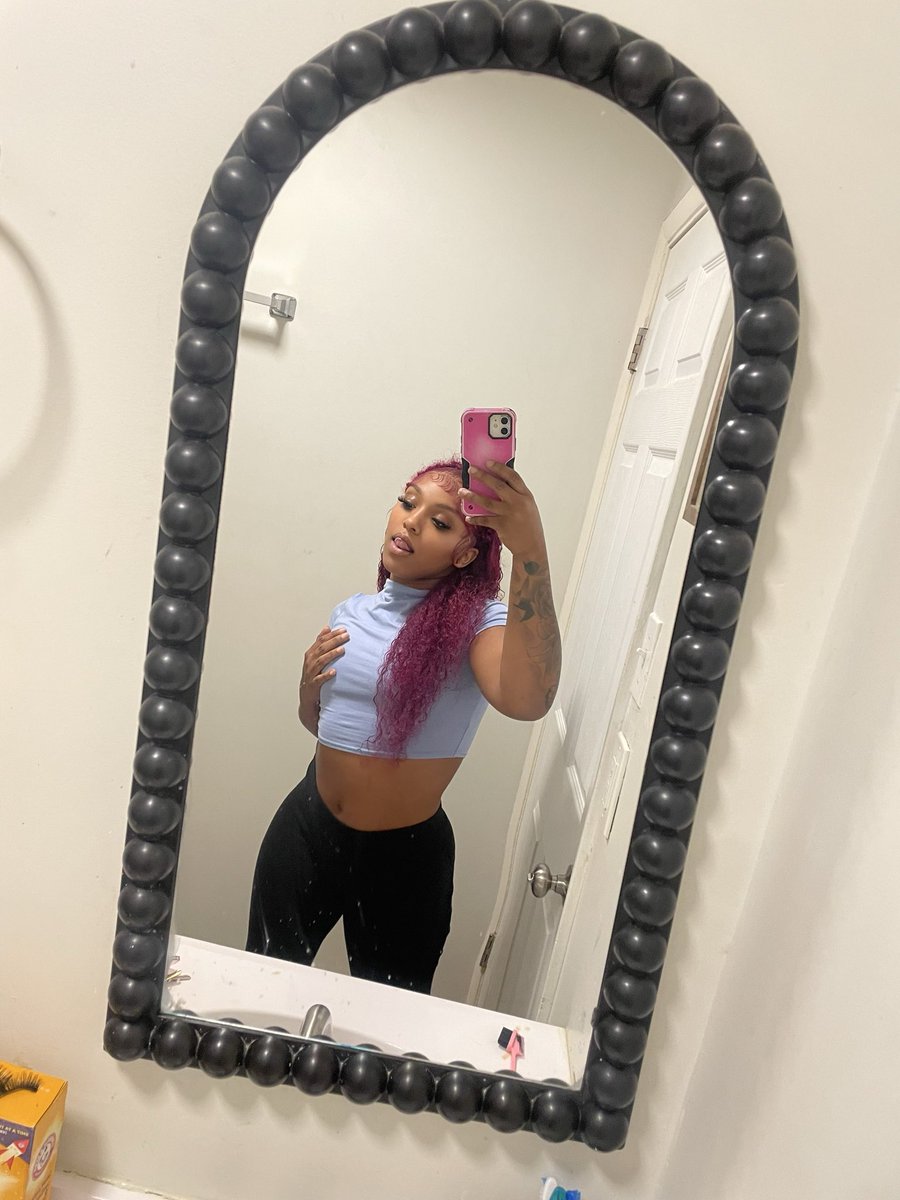 StephonieSmith6's tweet photo. Follow me on insta @ddeemmyy___ https://t.co/ZNPb2HTFcX