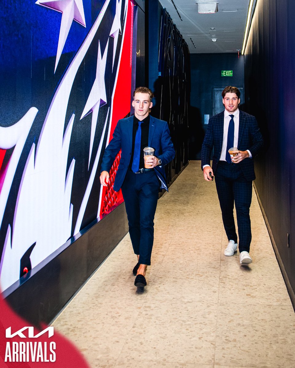Capitals's tweet photo. Screagle's making an entrance

#ALLCAPS | @Kia https://t.co/Z5bXFTJdUE