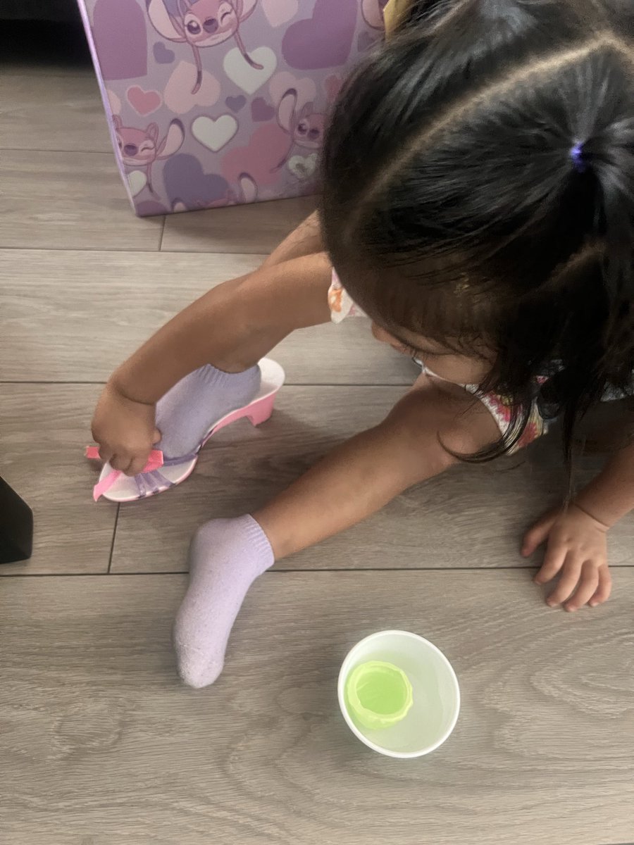 RLDOLLFACEE's tweet photo. never too young to wear heels https://t.co/JY8FZ4djuI