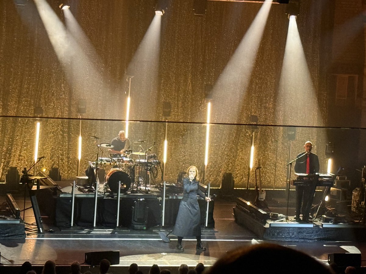 ScienceNelson's tweet photo. Well @AlisonMoyet was magnificent at Cambridge tonight. Great lyrics, music, between song chat and what a voice! https://t.co/WsB2iag5kN