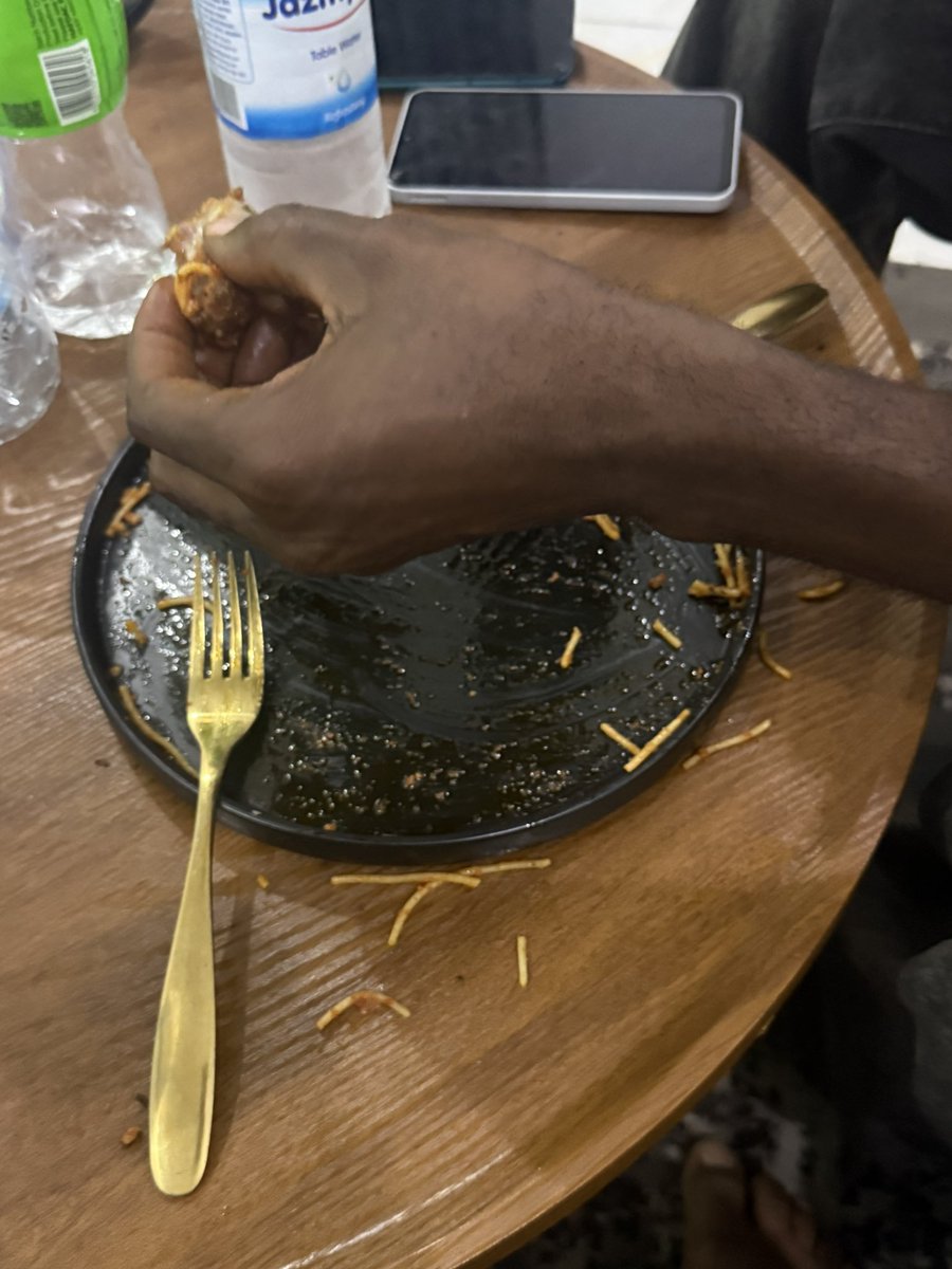 Dadi_cef's tweet photo. @rockyfela7 chop spag and chicken finish talk say no be food na aesthetics https://t.co/qRDNOH5LnE