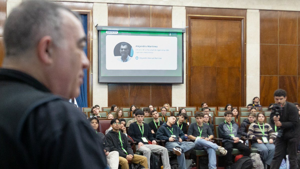 AleMaMartinez's tweet photo. FIUBATON 2026. FIUBA Consulting Club.

Orgulloso del FCC y de estos estudiantes!

Trabajamos para graduar cada vez a más y mejores ingenieros/as para el Desarrollo Nacional.

#uba #ingenieriauba #ingenieria #OrgulloUBA #GraduadosFIUBA #OrgulloArgentino #fiuba #ubaingenieria https://t.co/C8dtQqQBY9