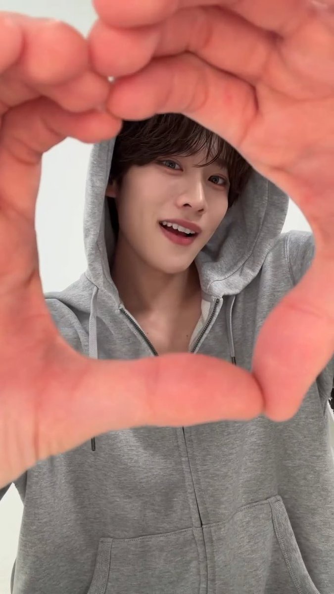 hero2uu's tweet photo. 나루 너무 아랑스러워서 쥭을 것 가틈….. https://t.co/wQTlfZBLVP