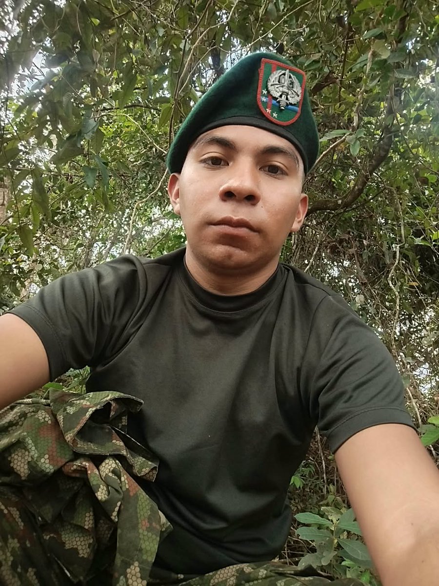 D2006_23's tweet photo. Militar hetero engañado. Información prvd  solo 20 mil peso  Colombiano video completo ➡️ ver mas
#military #HeteroEngañado https://t.co/nD5sf9npA0