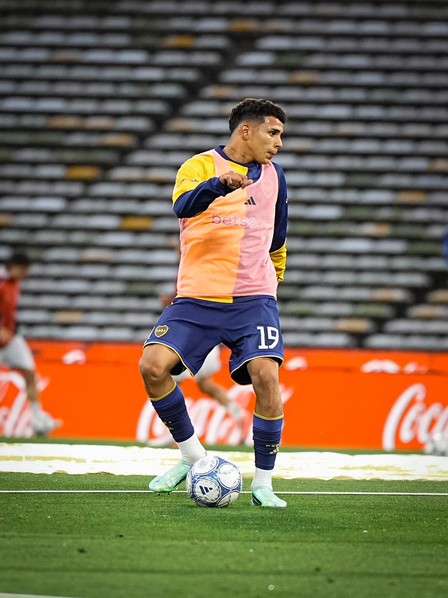 BocaJrsOficial's tweet photo. ¡Vamos Boca! 👊 https://t.co/FCUb82KJHL