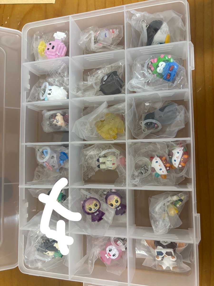 ssssos_s's tweet photo. めじるしアクセサリー 交換

ハンターハンター、お弁当フレンズ、コナン、ぜんまいざむらい、呪術廻戦、ケロロ軍曹、サンリオ、ピクミン、しまじろう
呪術廻戦、いない��いばあ、幽遊白書、ちいかわ

譲▶︎写真1-4枚目

��▶︎▷写真5枚目

映画のシーサーめじるしはお値段考慮ください。7:1〜 https://t.co/85BfQQPW2d