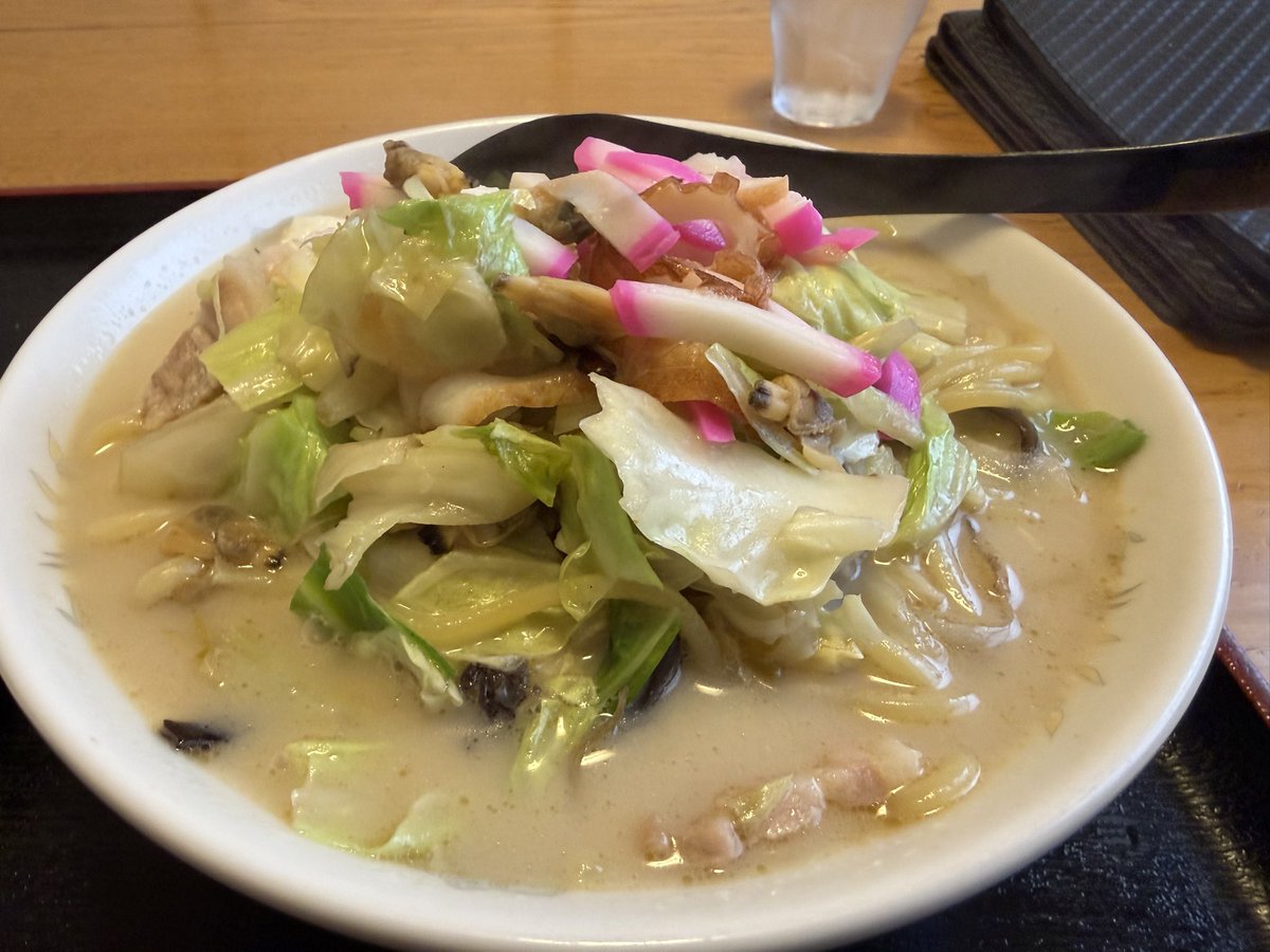 papanscuttle's tweet photo. おはようございます😃
土曜日になりました
三連休初日
実は昨日昼から何処そこと(^^)
秋ですね🍂
本日はラッキーにもチケット🎫
いただきましたので
またご報告できれば
では皆様本日もどうぞ宜しく
お願いいたします🤲 https://t.co/En1Yy0wTsM