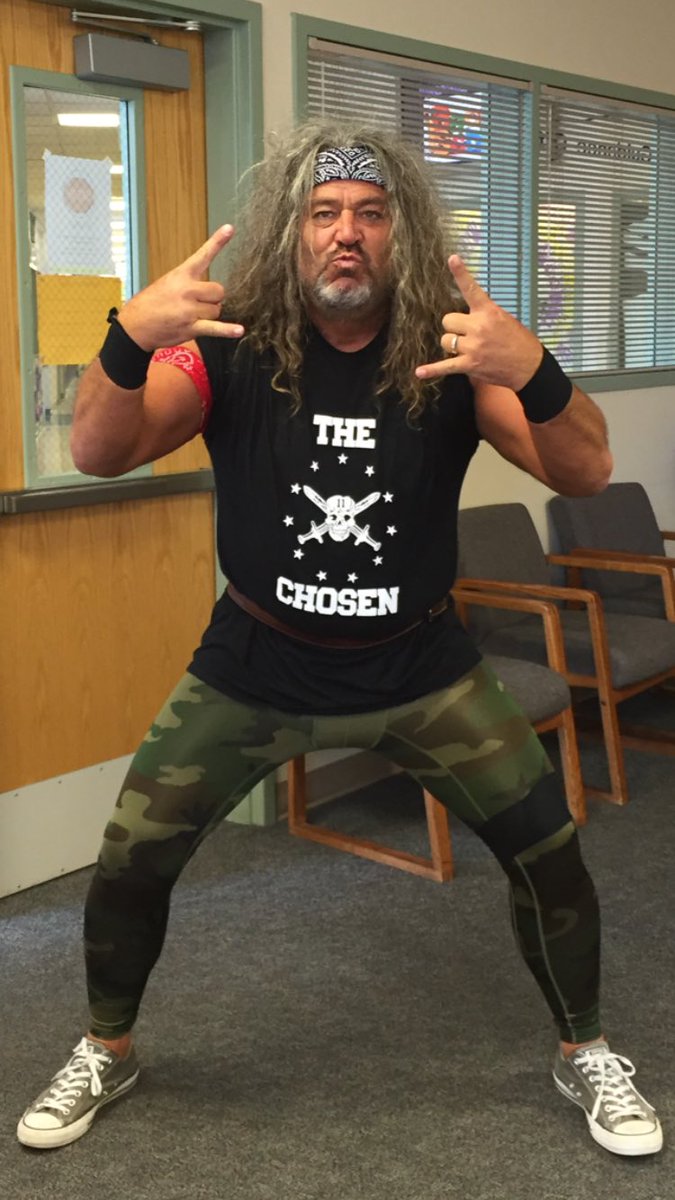 SumnerFootball's tweet photo. Throw Back to 80’s day. #RockerRoss https://t.co/KavO98YYl1