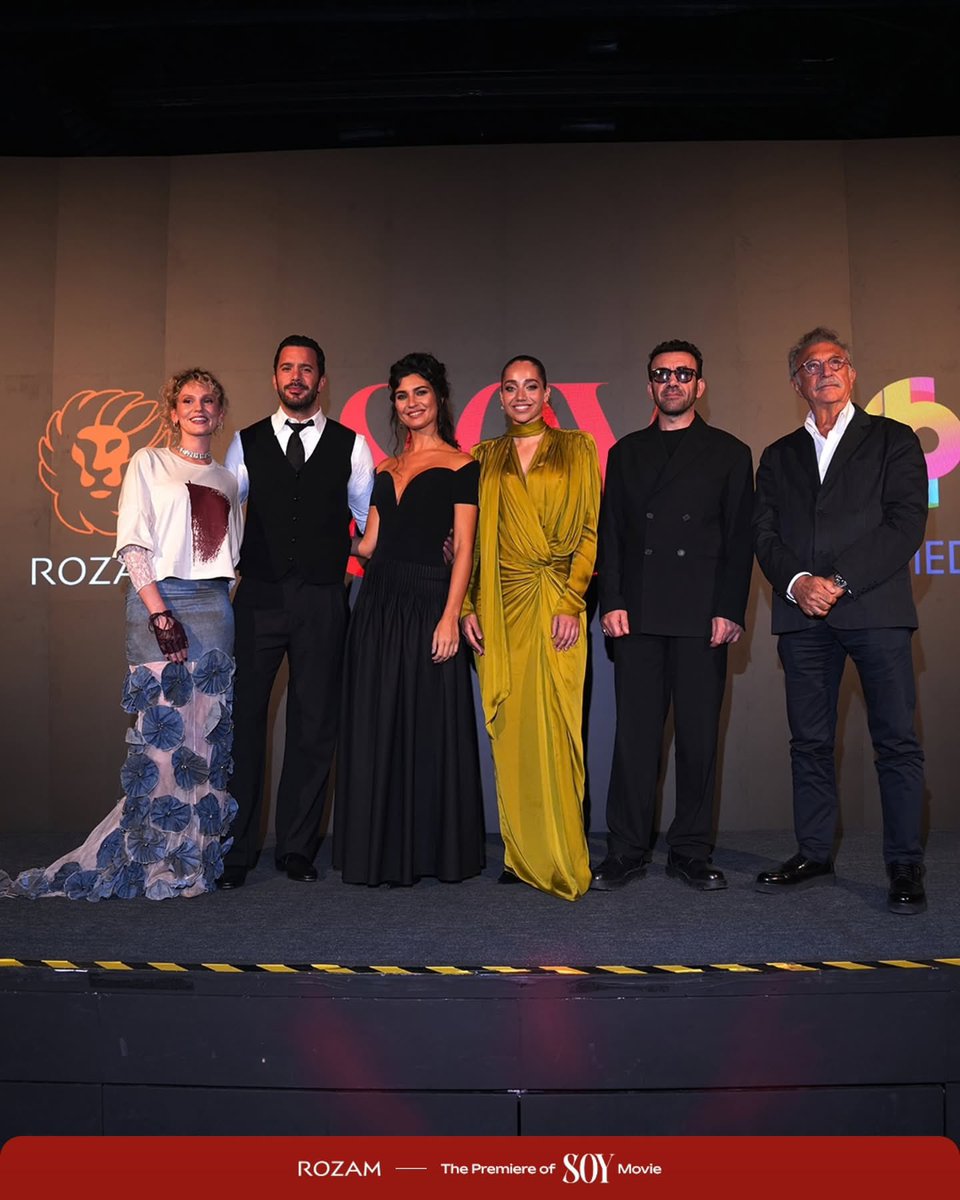Y_Eliza13's tweet photo. Qué gran noche de estreno ✨
#TubaBüyüküstün #Soy https://t.co/jjhm5lDQLt