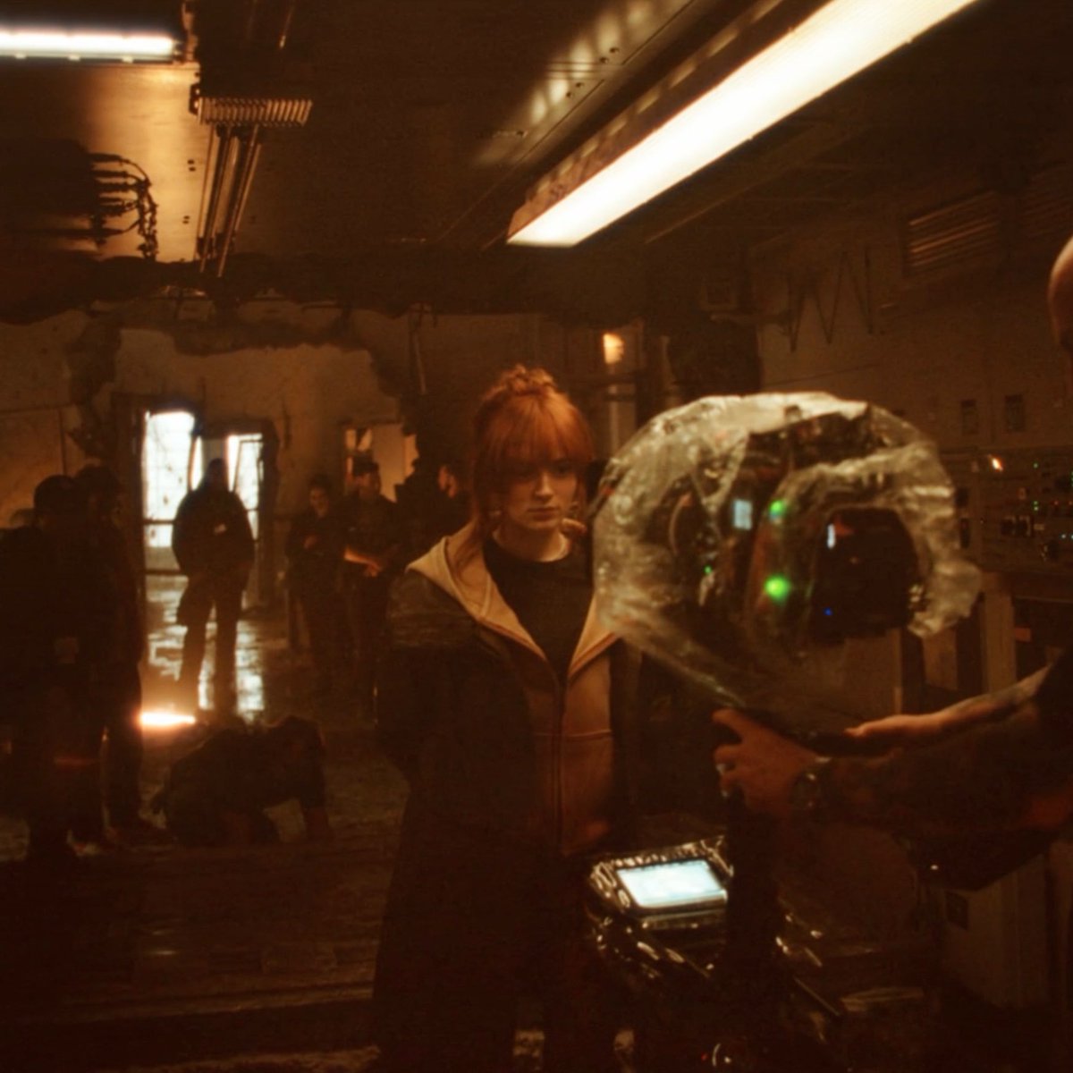 Nadia_SSlover's tweet photo. behind the scenes pictures of Sadie Sink as Jean Grey https://t.co/pnUvUx0jsT