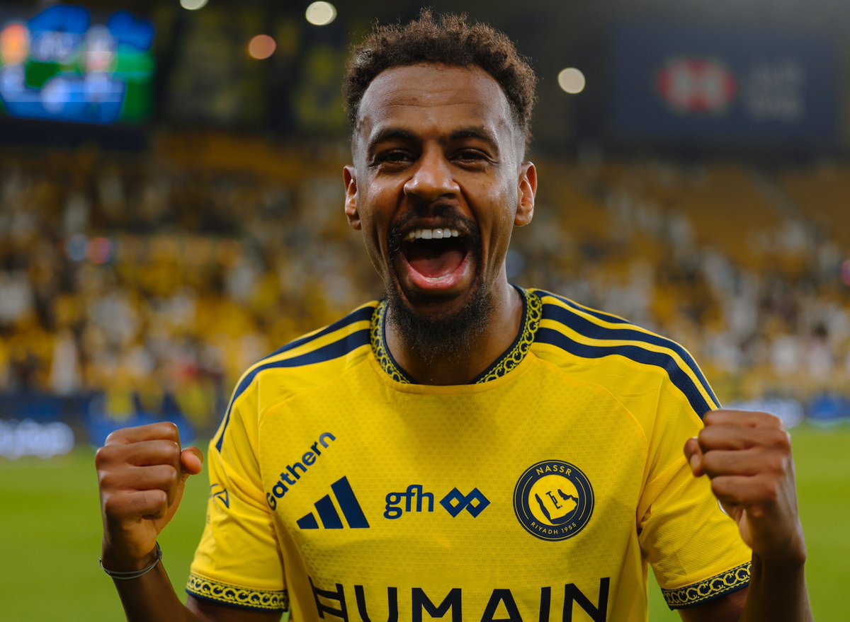 AlNassrFC_EN's tweet photo. These moments are better when we share them with you 💛 https://t.co/U5LSJXNtM4