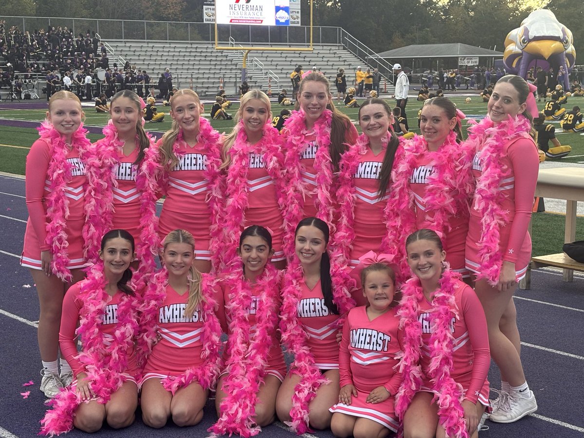 SteelePrincipal's tweet photo. Letβs go @SteeleCheer & @AmherstBands as they get ready for Friday Night Lights!! π΅ π£ πΆ
#GoComets https://t.co/L2iSfV0ioi