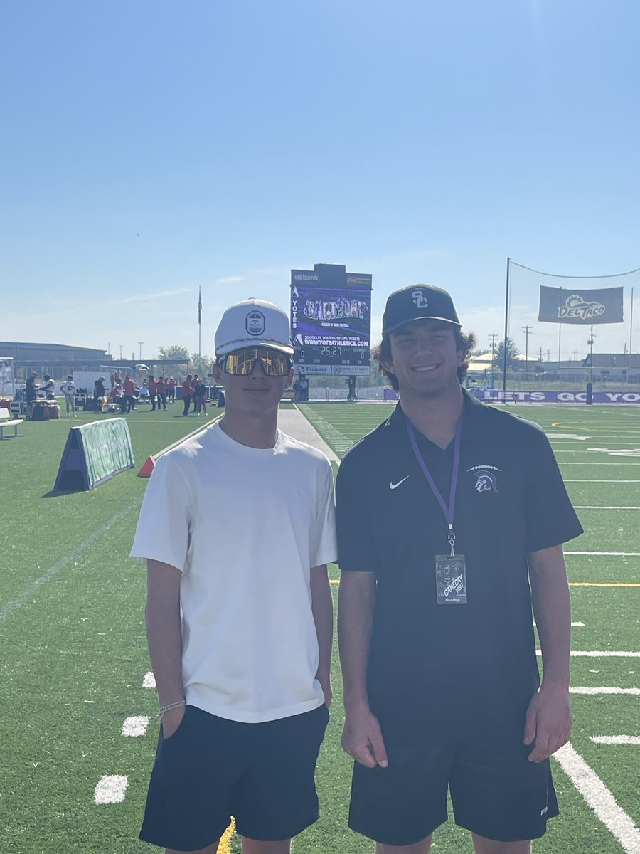 Mike_Popp84's tweet photo. Huge thank you to @YotesFootball for having me out for the game last week! It was an awesome experience‼️@Coach_Forkner @CoachJewell @CoachANelson04 https://t.co/sM3fPJ4e2w