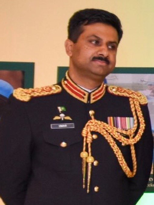 soldierspeaks's tweet photo. یہ ہے سیکٹر کمانڈر آئی ایس آئی خیبر پختونخواہ بریگیڈیئر عمر شریف، جو لانگ مارچ کو ناکام بنانے، سہیل آفریدی کو قابو کرنے، اور ورکرز کو  اغواء کروانے کا آپریشن لیڈ کررہا ہے۔ ممبر کے پی اسمبلی کو بھی یہی براہ راست فون کروا کر دھمکا رہا ہے۔ 
مزید رپورٹ بھی جلد سامنے آجائے گی! https://t.co/Z3kYCb8TcR